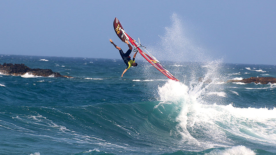 Windsurfing tricks by Victor Fernandez